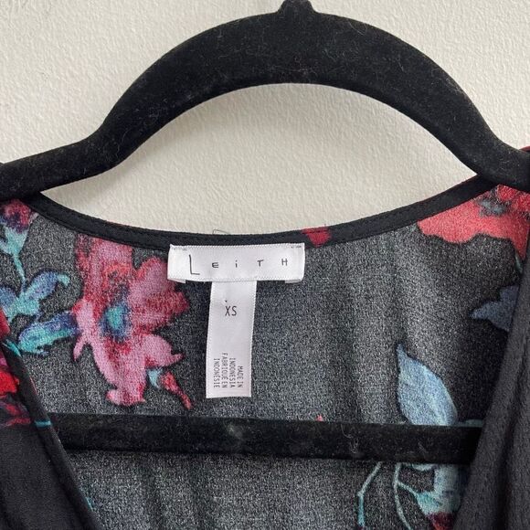 Leith Dark Floral V-neck Shirt Sleeve Maxi Dress w/ Side Slit Size XS - Picture 7 of 8